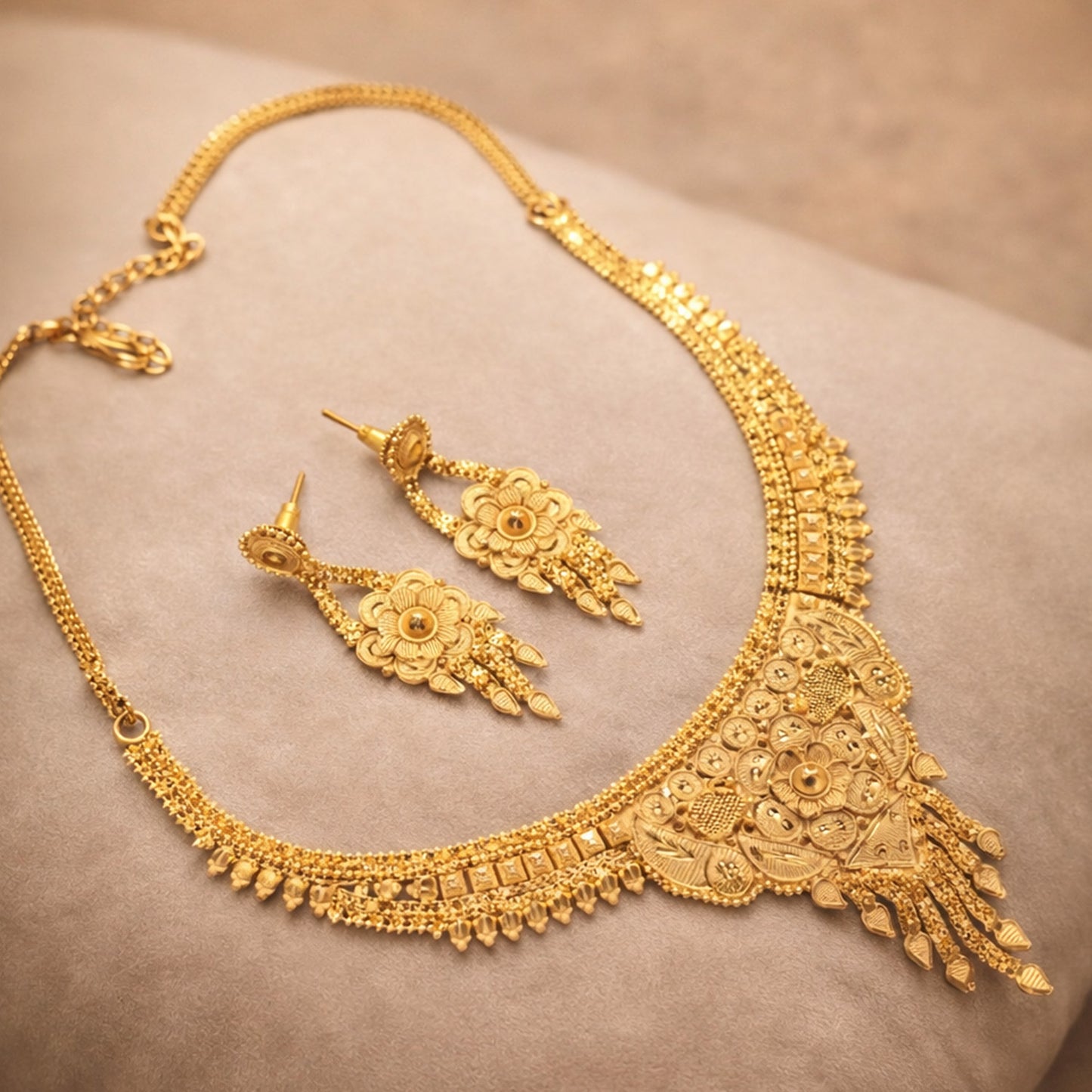 Hand made Necklace Set